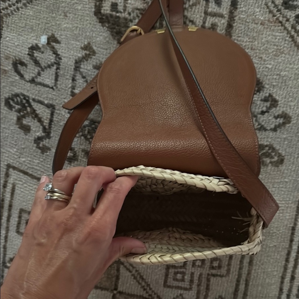 Chloé Marcie Raffia Logo Detailed Crossbody Bag - Picture 10 of 11